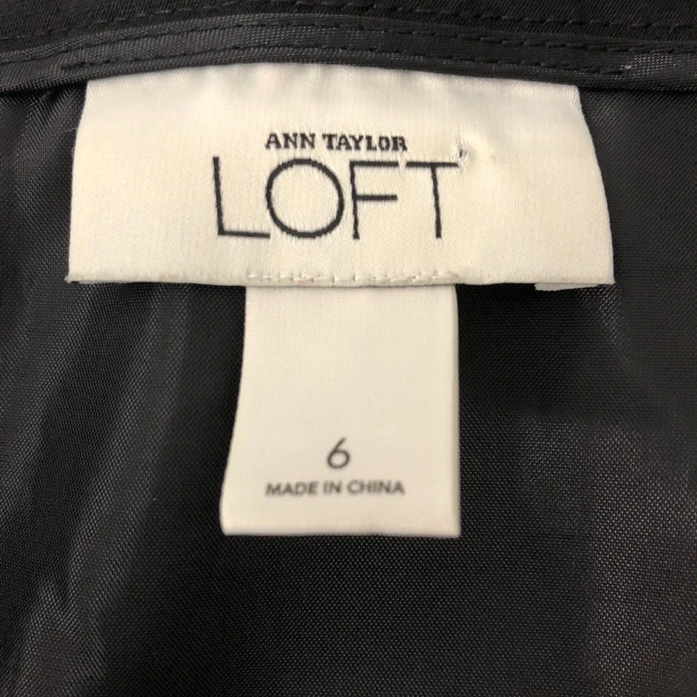 Ann Taylor LOFT Skirt‎ Women's Size 6 Black Front Pleat Embroidered Hem Side Zip